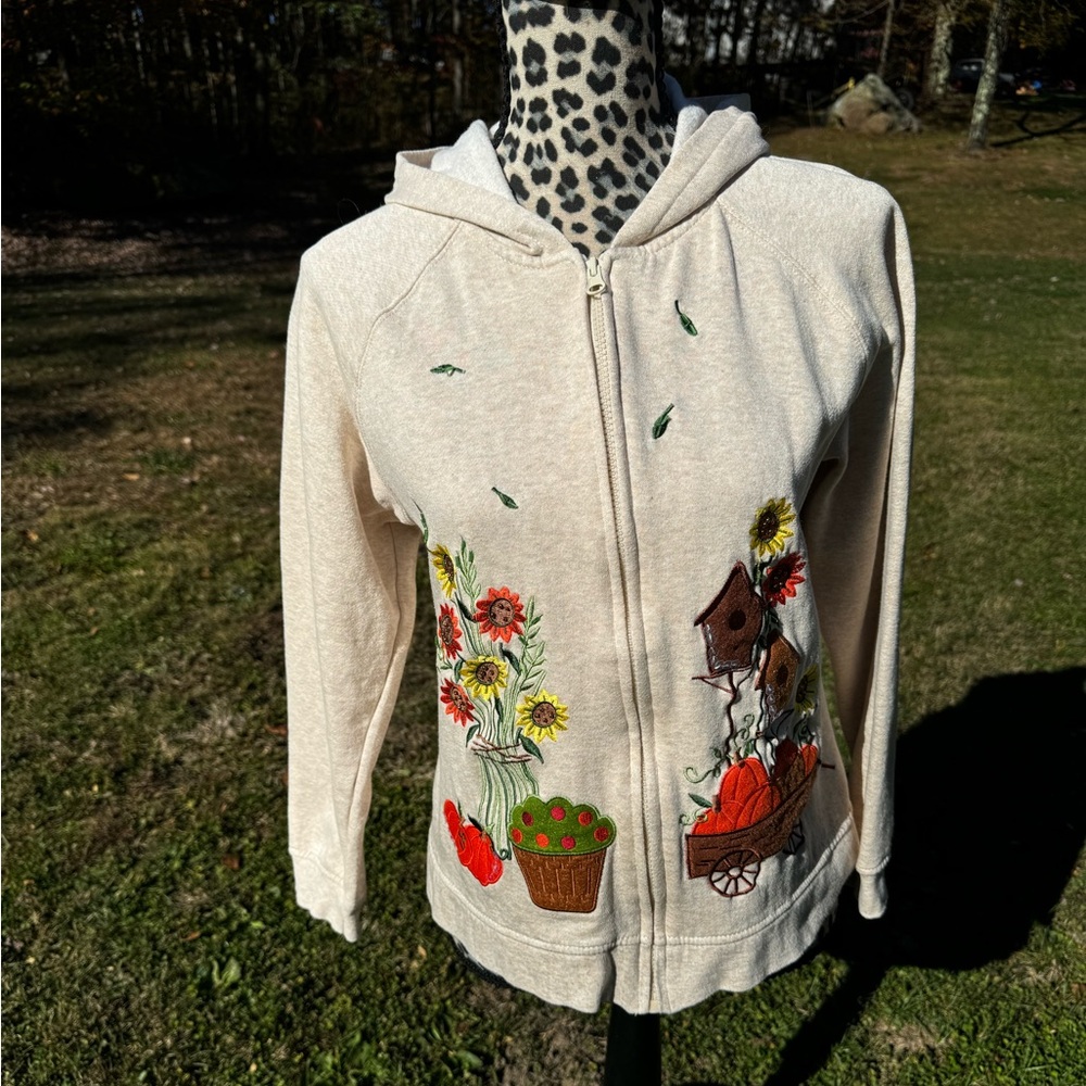 Women’s fall sweatshirt